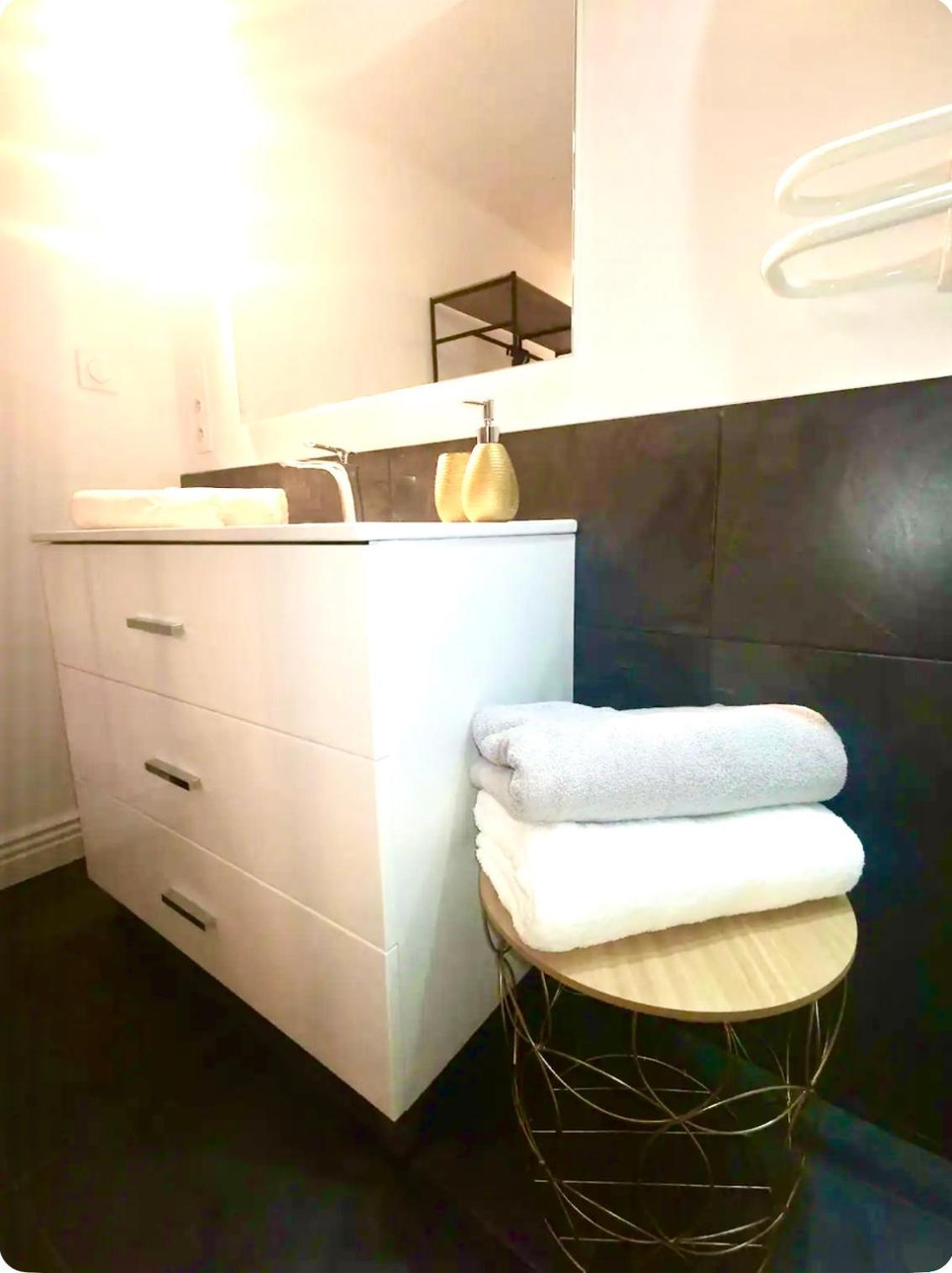 Appart-One Terrasse Jacuzzi Parking Carcassonne Extérieur photo